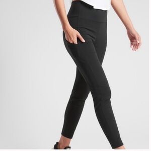 Athleta Trekkie Hybrid cropped tight